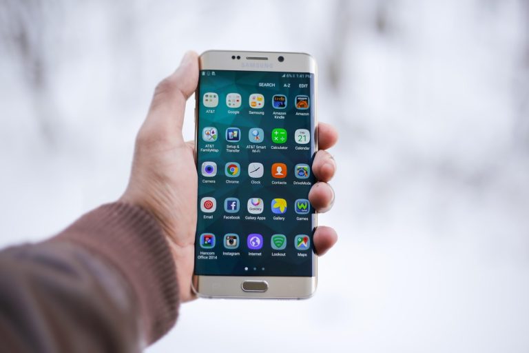 de ce nu ma aude persoana cu care vorbesc la telefon samsung