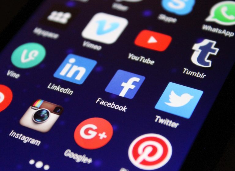 cand a aparut facebook in romania